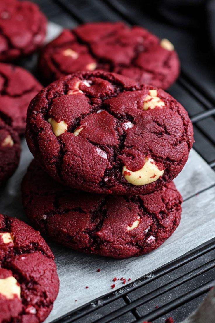 Galletas Red Velvet recién horneadas